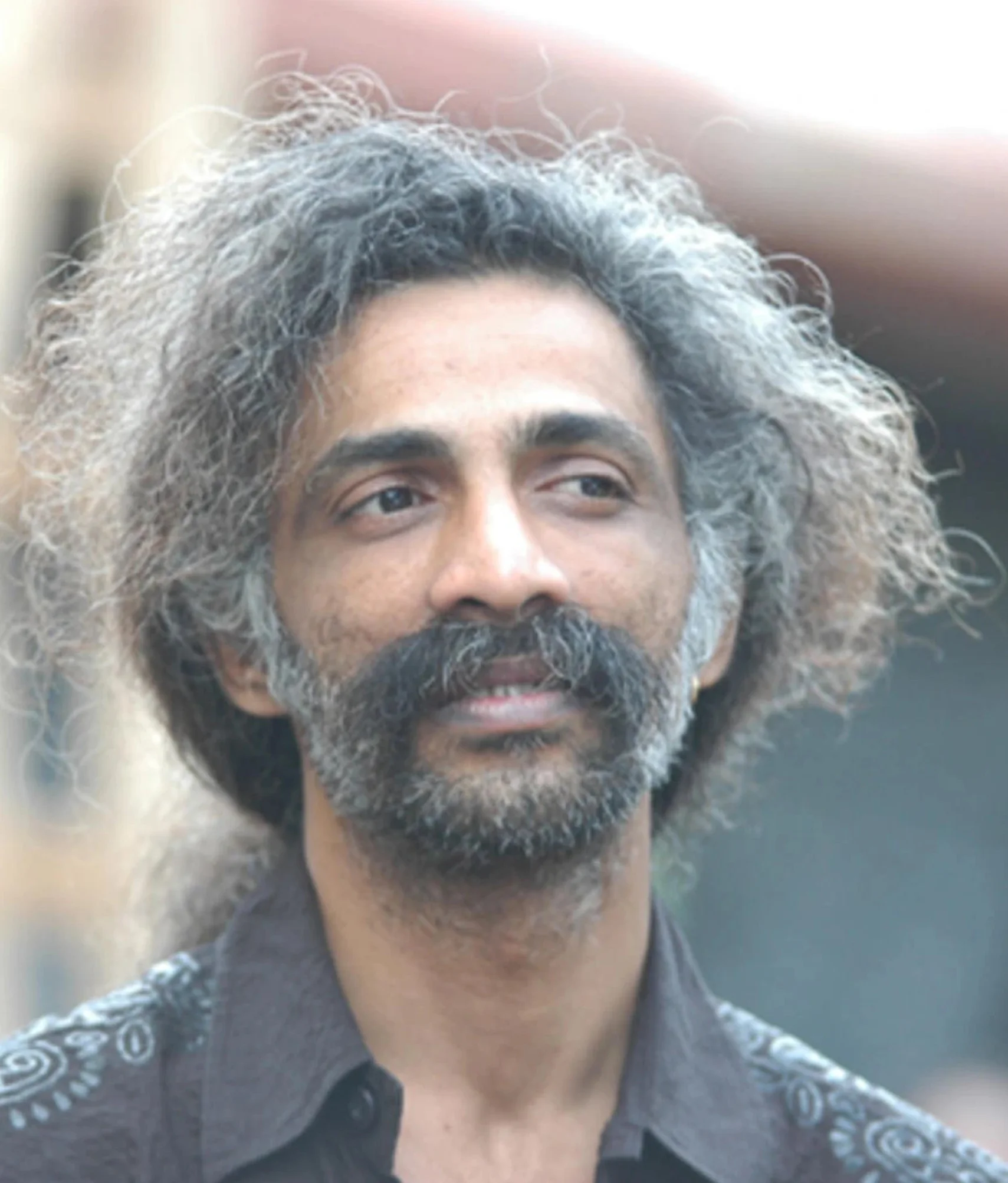 makarand desh pandey actor